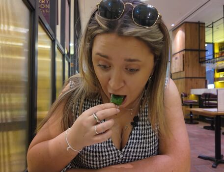 Full leaked Bambinobecky private photo