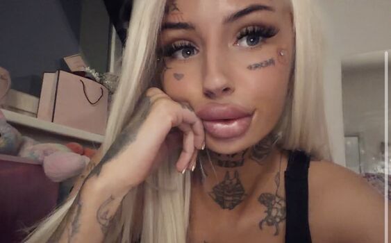 barbie_ink030