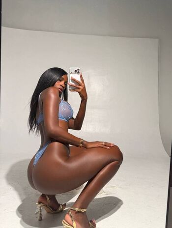 Full leaked Barbiegomez latina private photo