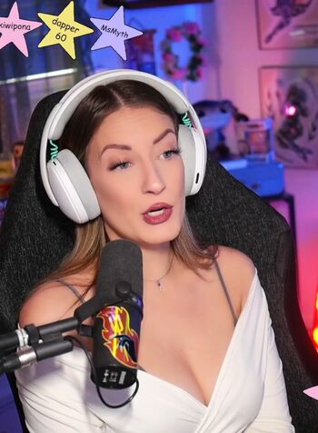 Full leaked Basicwitgirl page private onlyfans photo