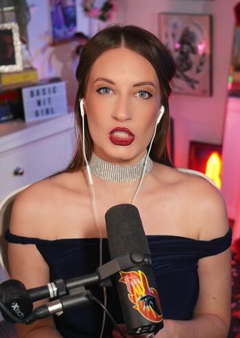 Full leaked Basicwitgirl page private photo