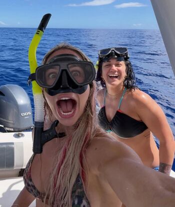 Full leaked Bayley private photo