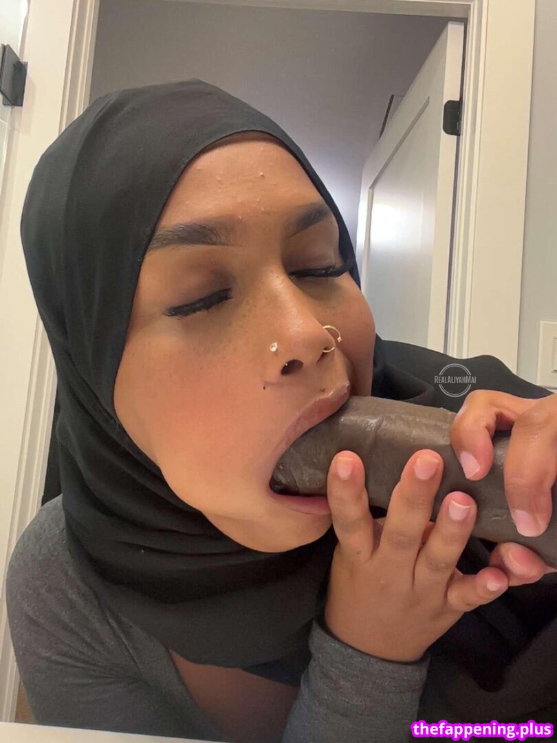 BBC Dildo Solos / Riding / Stroking / Sucking / etc. / https: / lyssaoficiall / talitasilvx Nagie OnlyFans Zdjęcie #303