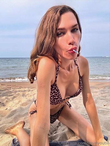 Full leaked Bbgirltiiisha private onlyfans photo