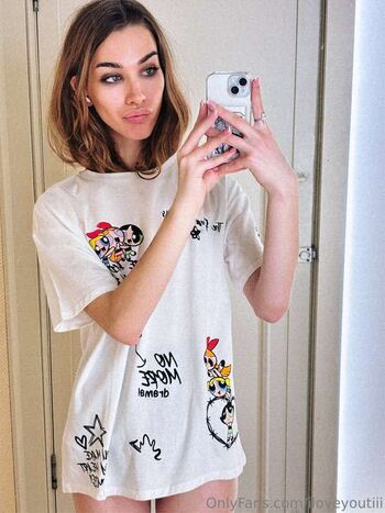 Full leaked Bbgirltiiisha private onlyfans photo