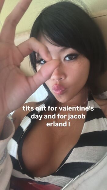 Full leaked Beabadoobee private photo