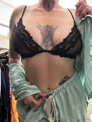 Full leaked Bec rawlings private photo