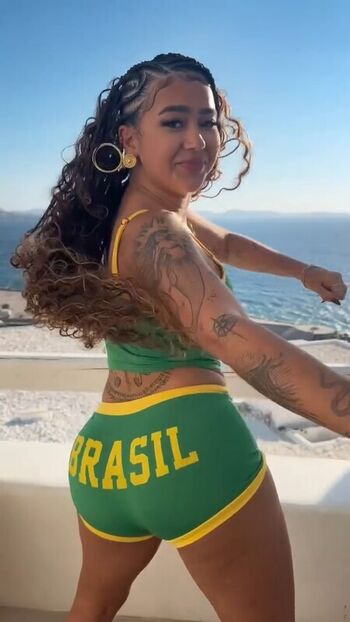 Full leaked Beca barreto private photo