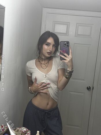 Full leaked Beebee page private photo