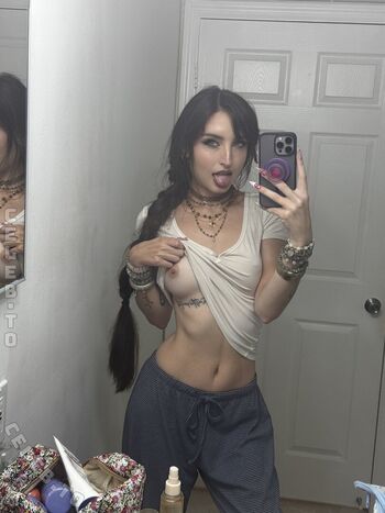 Full leaked Beebee page private photo