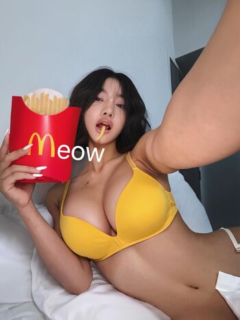 Beebell Prapatsorn Theethatburee