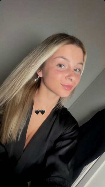 Full leaked Beevbabe private photo