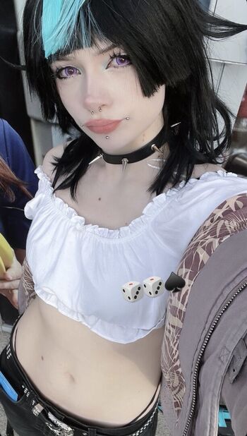 Full leaked Beezleneezle page private onlyfans photo