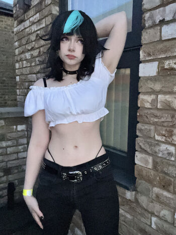 Full leaked Beezleneezle page private onlyfans photo