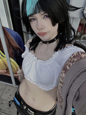 Full leaked Beezleneezle private onlyfans photo