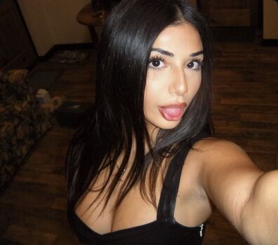 Full leaked Bella parisio private onlyfans photo