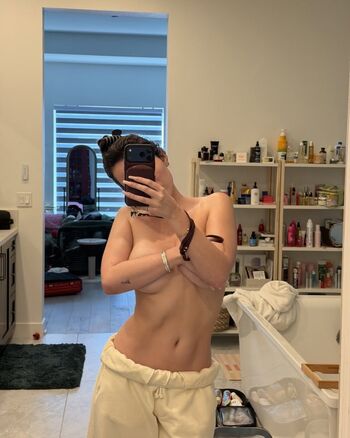 Full leaked Bella thorne  page private onlyfans photo