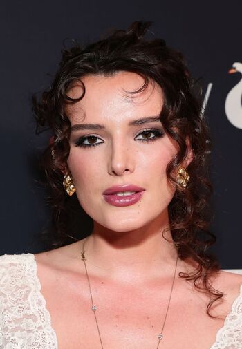 Full leaked Bella thorne  page private onlyfans photo