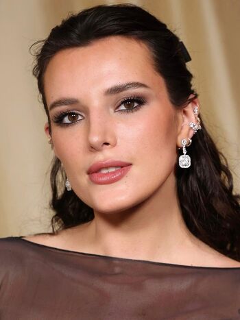 Full leaked Bella thorne  page private onlyfans photo