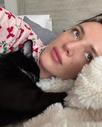 Full leaked Bella thorne private onlyfans photo