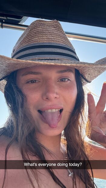 Full leaked Bella thorne private onlyfans photo