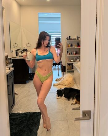 Full leaked Bella thorne private onlyfans photo