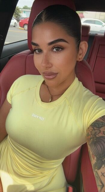 Full leaked Bellabarbellz private photo