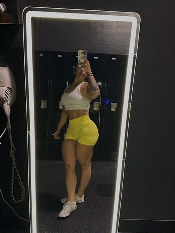 Full leaked Bellabarbellz private photo