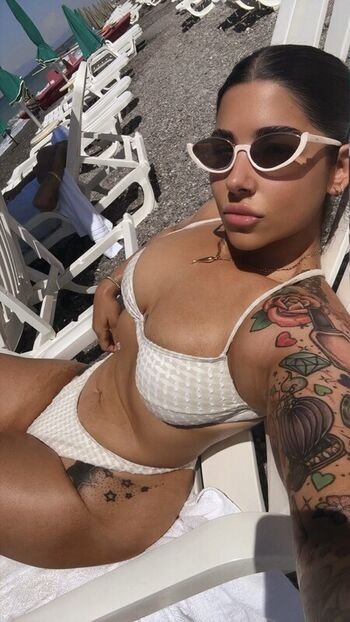 Full leaked Bellabarbellz private photo