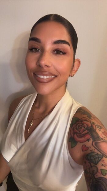 Full leaked Bellabarbellz private photo
