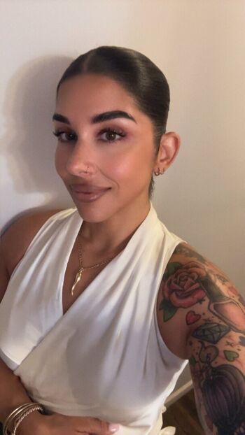 Full leaked Bellabarbellz private photo
