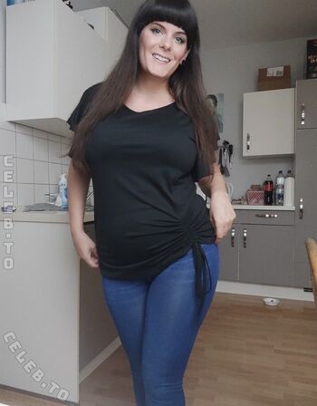 Full leaked Bellabigboobz private photo