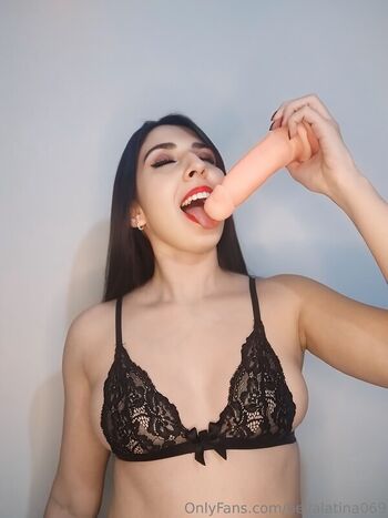 Full leaked Bellalatina private photo