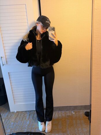 Full leaked Bellashhh  page private onlyfans photo