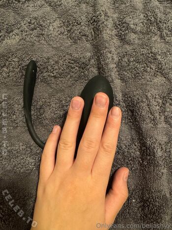 Full leaked Bellashyx private onlyfans photo