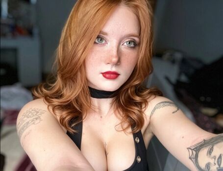 Full leaked Bellassq private photo