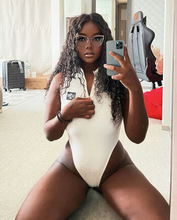Full leaked Belleafterdark private photo