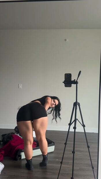 Full leaked Bent over private onlyfans photo