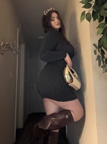 Full leaked Bentley paris private onlyfans photo