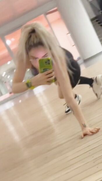 Full leaked Benvivien private photo
