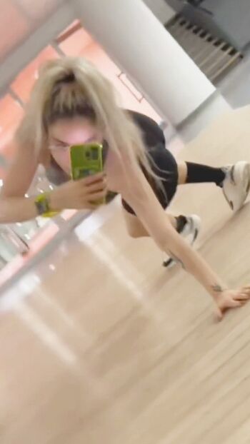 Full leaked Benvivien private photo