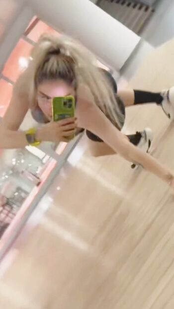Full leaked Benvivien private photo