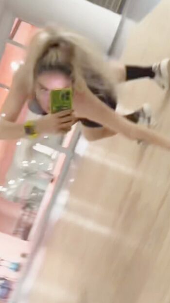 Full leaked Benvivien private photo