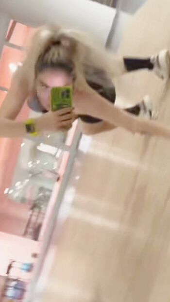 Full leaked Benvivien private photo
