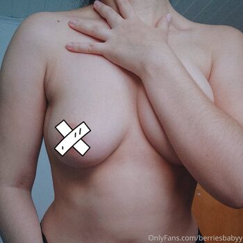 Full leaked Berriesbabyy page private photo