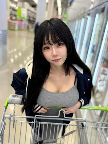 Full leaked Berry  page private onlyfans photo