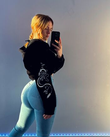 Full leaked Bethfit  page private photo