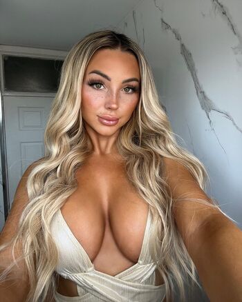 Full leaked Bethyycm private photo