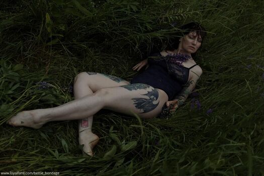 Full leaked Bettie bondage page private photo