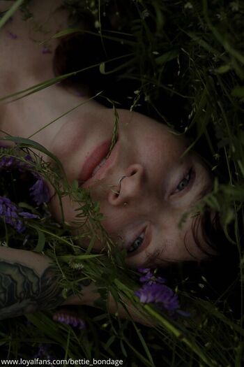Full leaked Bettie bondage page private photo